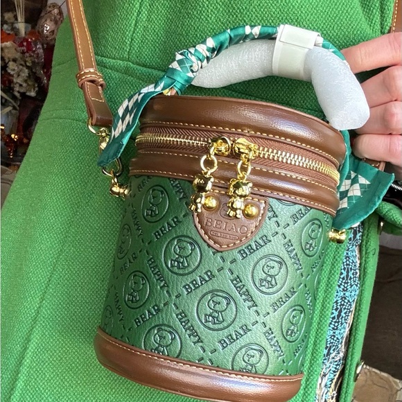 UNIQUE🔥GENUINE LEATHER 🧸 zip around Bucket scarf satchel/Crossbody - Picture 9 of 13